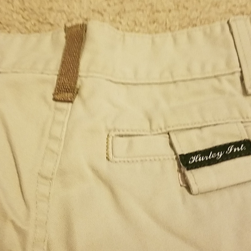 Short/Hurley. ' - Picture 3 of 6